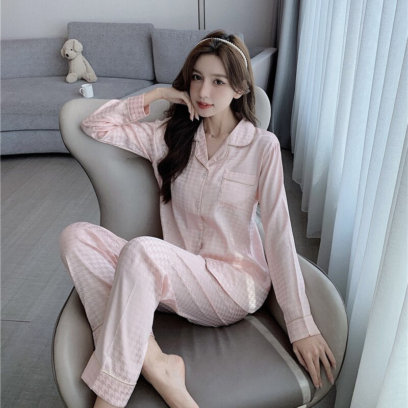 2022 New Silk Ladies Pajamas Autumn Ice Silk Long Sleeve Pants Set Printing Fashion Pajamas Women's Homewear