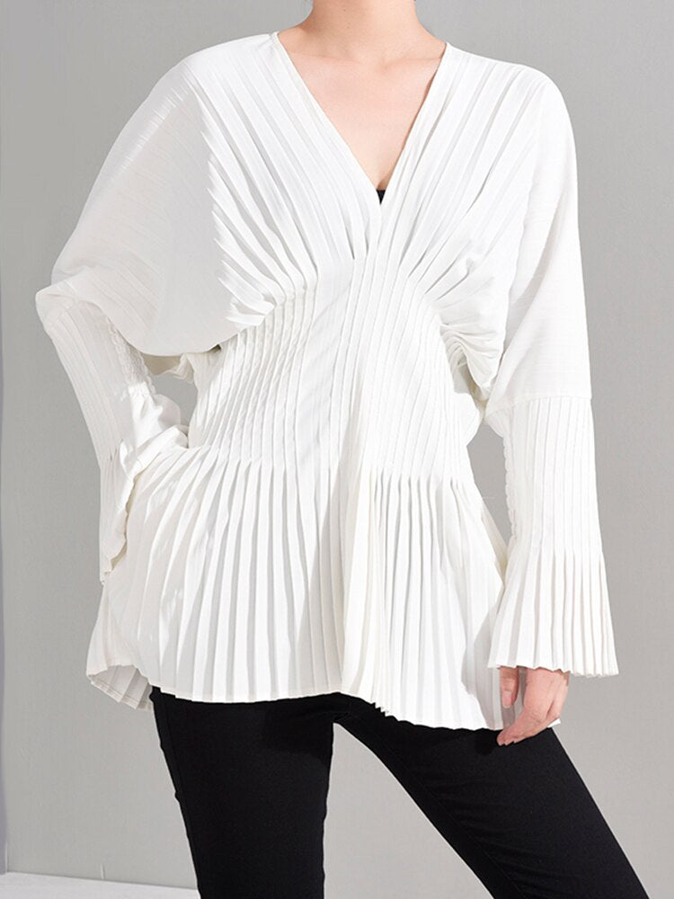 [EAM] Women White Pleated Split Big Size Long Blouse New V-collar Long Sleeve Loose Fit Shirt Fashion Spring Summer 2022 1W326