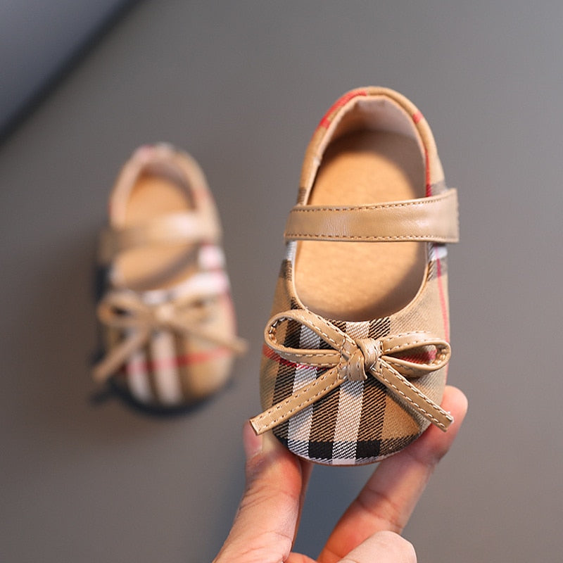 2022 Winter Princess Shoes Baby. Soft-solar Toddler Shoes Girl Children Plate Cloth Single Shoes 0-3 Years Old Bow Sandals
